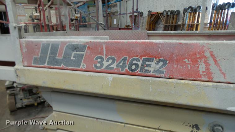image for item DP9558 2002 JLG 3246E2 scissor lift