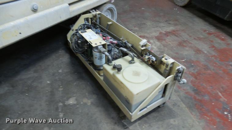 image for item DP9558 2002 JLG 3246E2 scissor lift