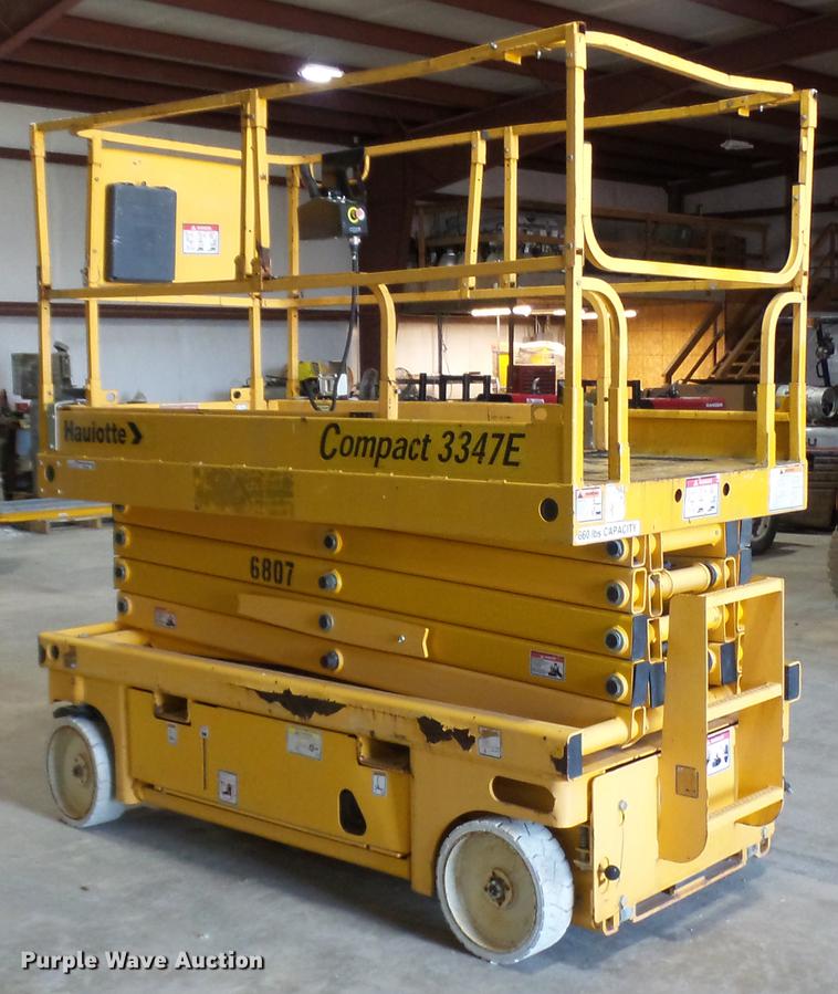 image for item DP9569 2006 Haulotte 3347E scissor lift