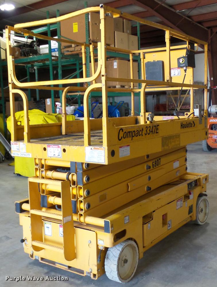 image for item DP9569 2006 Haulotte 3347E scissor lift