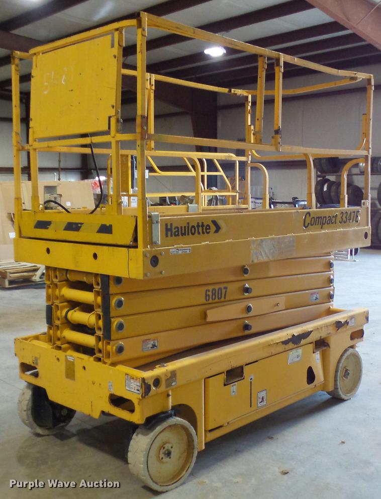 image for item DP9569 2006 Haulotte 3347E scissor lift