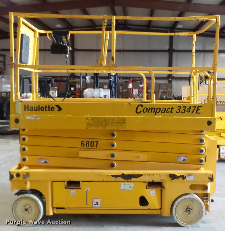 image for item DP9569 2006 Haulotte 3347E scissor lift