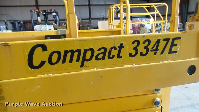 image for item DP9569 2006 Haulotte 3347E scissor lift