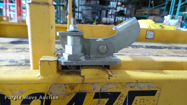 image for item DP9569 2006 Haulotte 3347E scissor lift