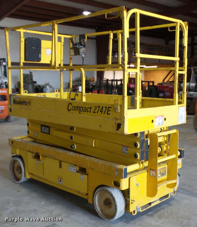 image for item DP9570 2001 Haulotte 2746E scissor lift