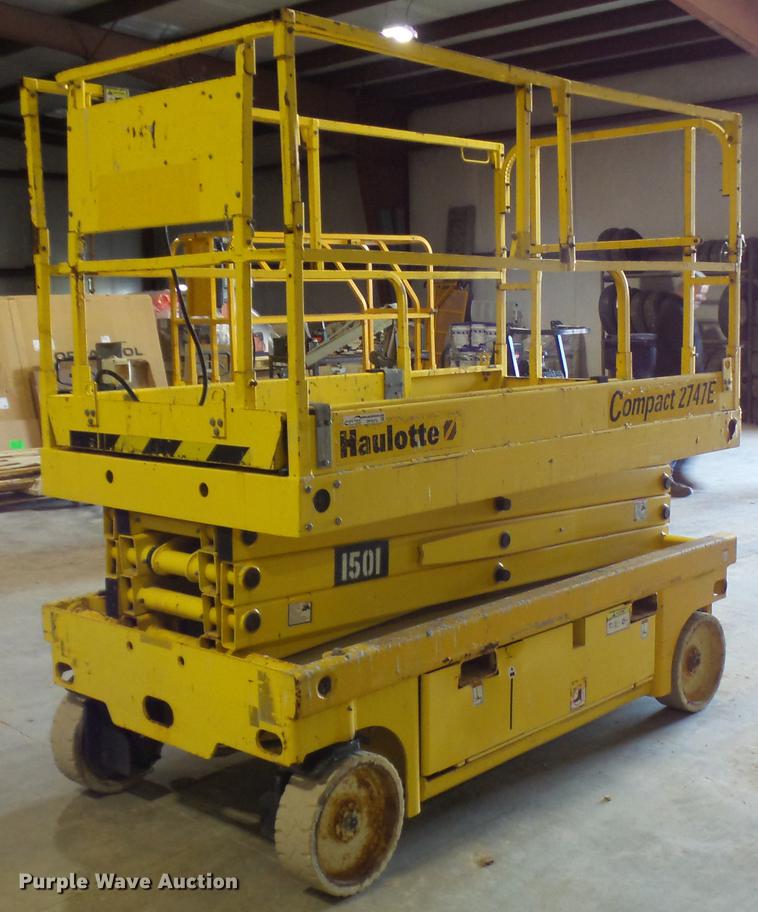 image for item DP9570 2001 Haulotte 2746E scissor lift