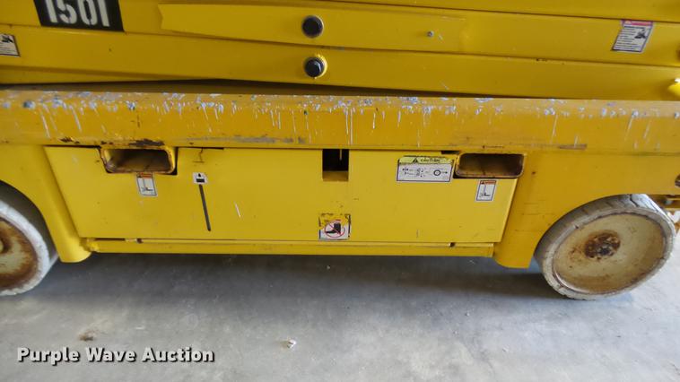 image for item DP9570 2001 Haulotte 2746E scissor lift