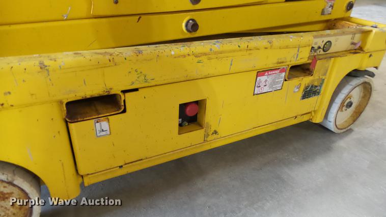 image for item DP9570 2001 Haulotte 2746E scissor lift