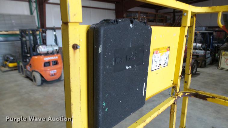 image for item DP9570 2001 Haulotte 2746E scissor lift