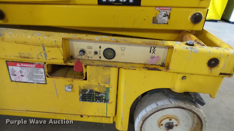 image for item DP9570 2001 Haulotte 2746E scissor lift