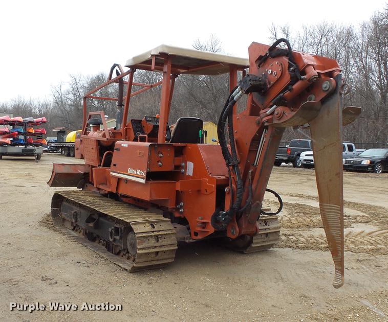 image for item DV9682 Ditch Witch HT110 cable plow