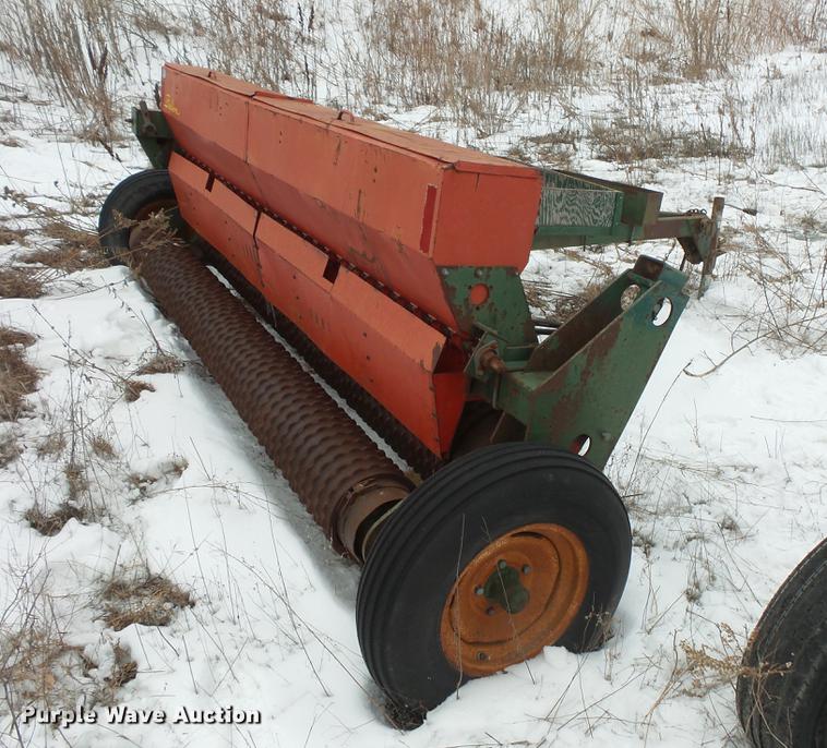 image for item DW9648 Brillion SL-10 seeder
