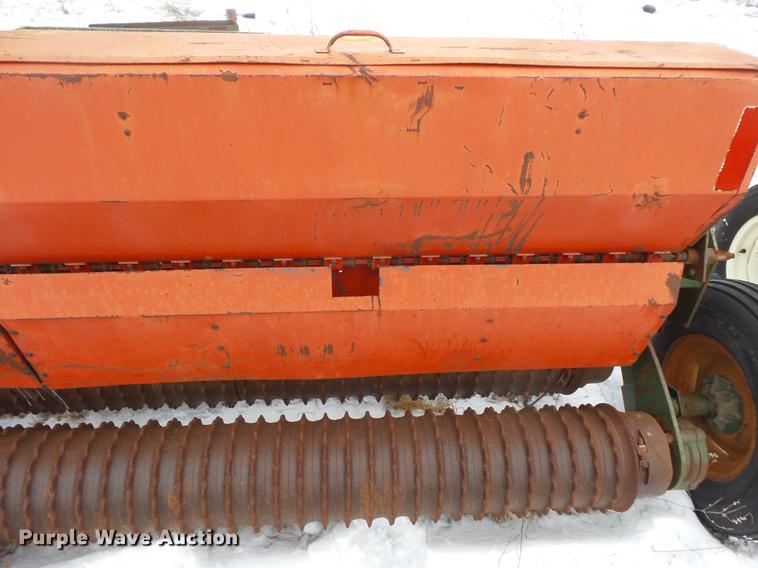 image for item DW9648 Brillion SL-10 seeder