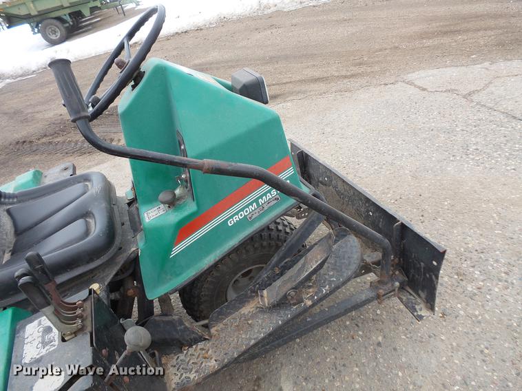 image for item DW9649 1999 Cushman Groom Master bunker rake