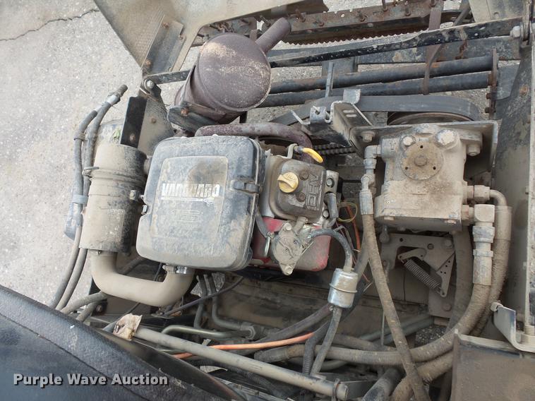 image for item DW9649 1999 Cushman Groom Master bunker rake