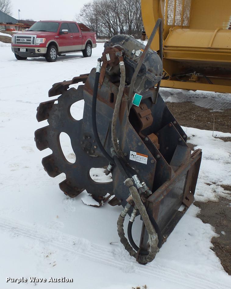 image for item DW9654 Bobcat vibratory trench compactor