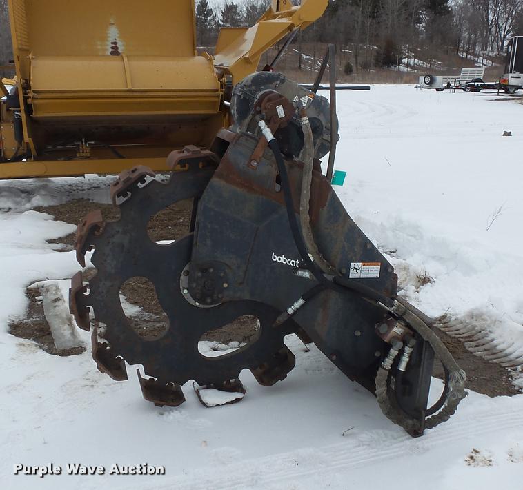 image for item DW9654 Bobcat vibratory trench compactor