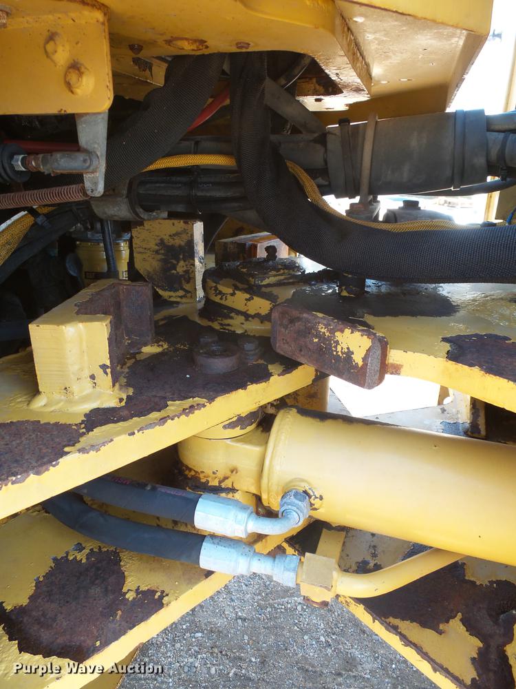 image for item DX9079 2005 Caterpillar 904B wheel loader