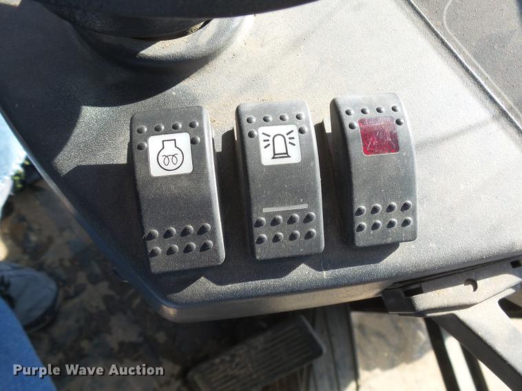 image for item DX9079 2005 Caterpillar 904B wheel loader