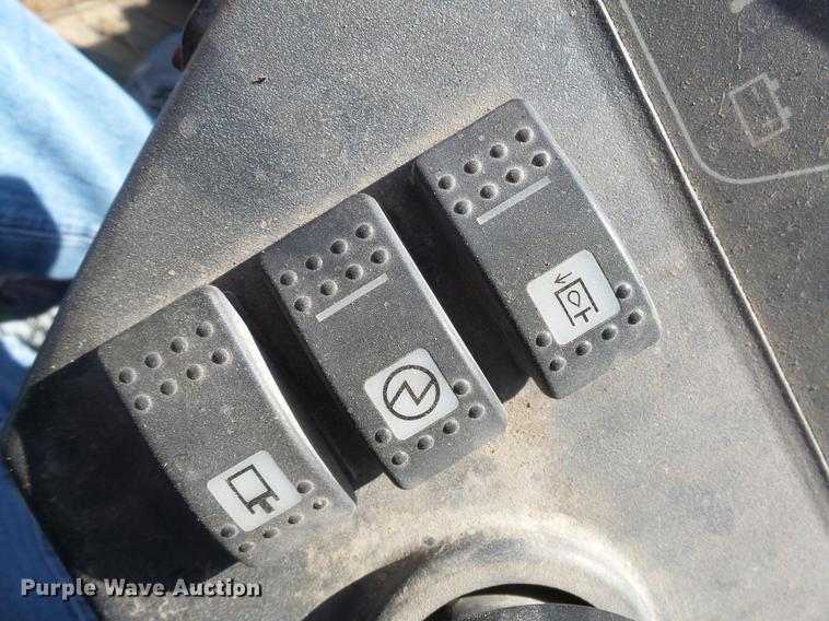 image for item DX9079 2005 Caterpillar 904B wheel loader