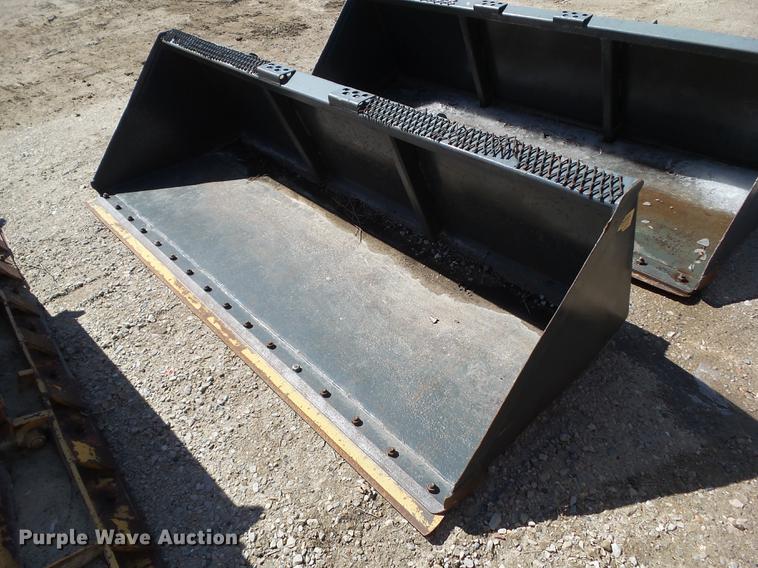 image for item DZ9283 Skid steer bucket