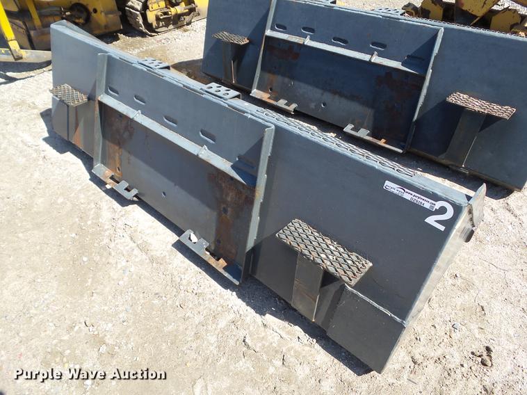image for item DZ9284 Skid steer bucket