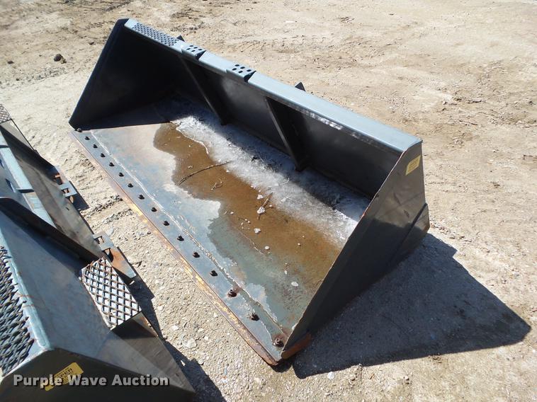 image for item DZ9284 Skid steer bucket