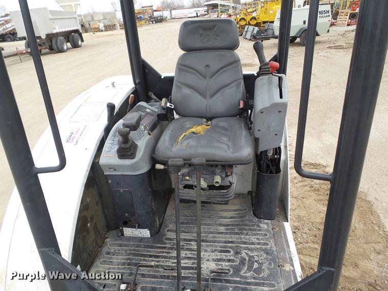 image for item DZ9286 2007 Bobcat 331G mini excavator
