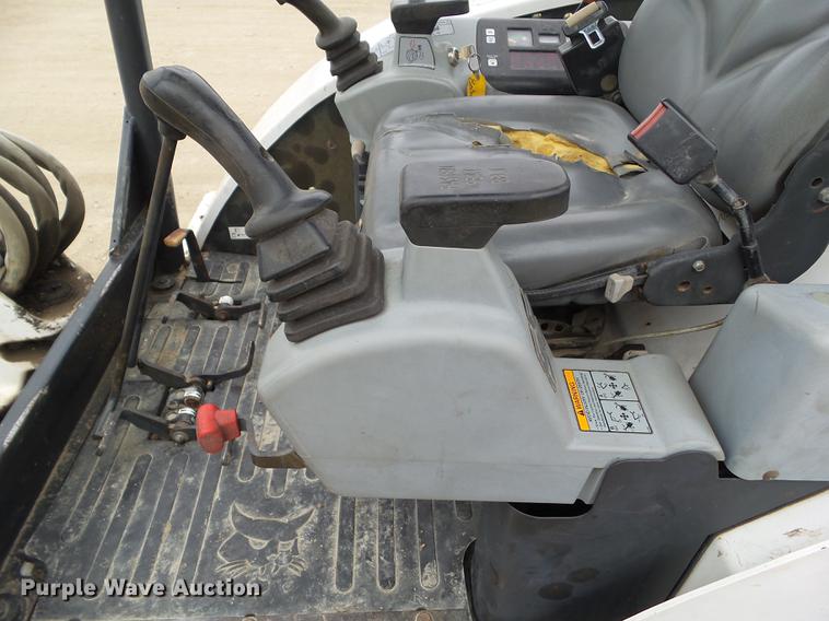 image for item DZ9286 2007 Bobcat 331G mini excavator