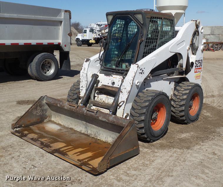 image for item DZ9287 2007 Bobcat S250 skid steer
