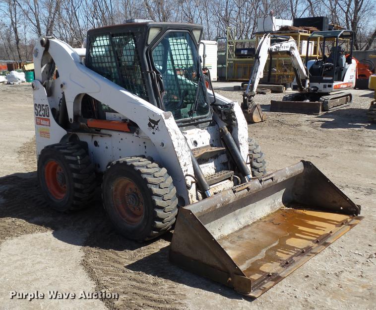 image for item DZ9287 2007 Bobcat S250 skid steer