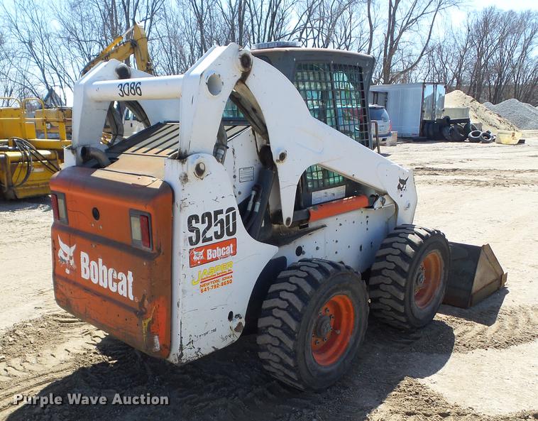 image for item DZ9287 2007 Bobcat S250 skid steer