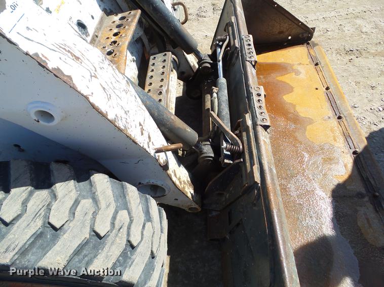 image for item DZ9287 2007 Bobcat S250 skid steer