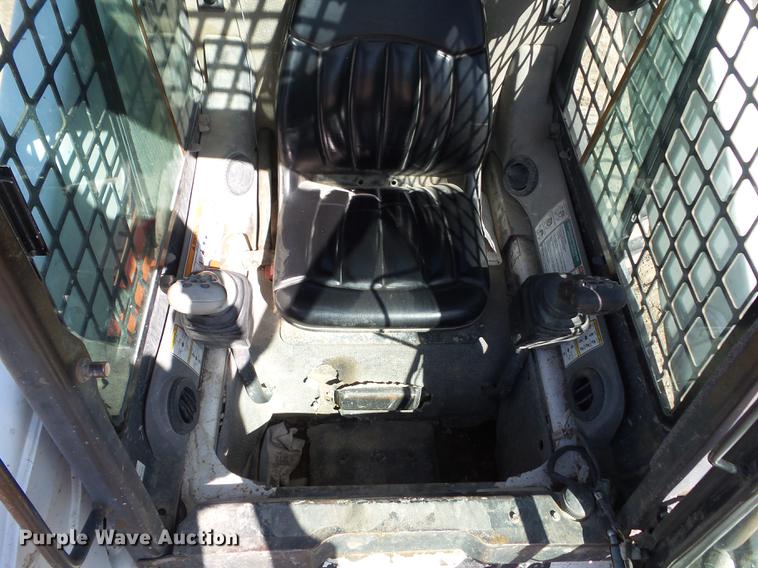 image for item DZ9287 2007 Bobcat S250 skid steer