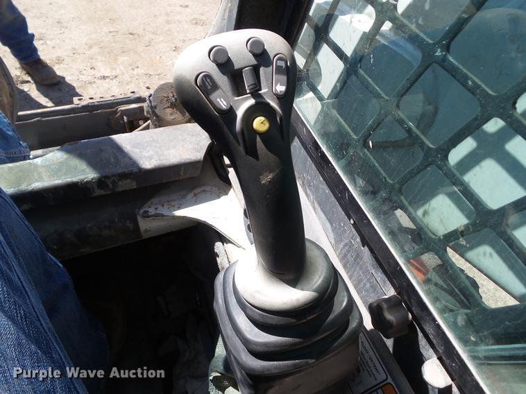 image for item DZ9287 2007 Bobcat S250 skid steer