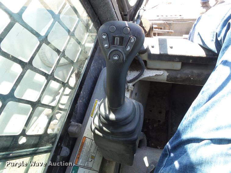 image for item DZ9287 2007 Bobcat S250 skid steer