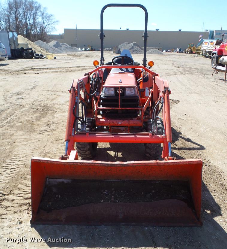 image for item DZ9288 Kubota B2910 MFWD tractor