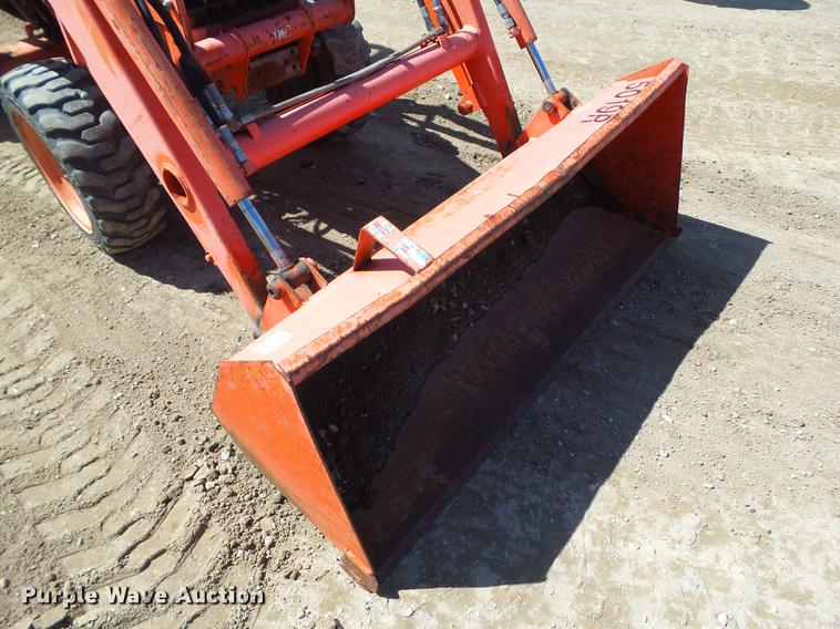 image for item DZ9288 Kubota B2910 MFWD tractor