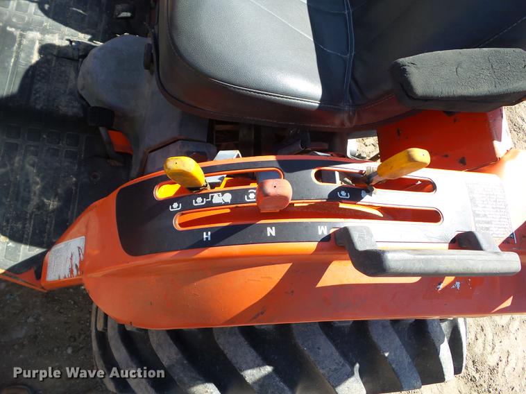 image for item DZ9288 Kubota B2910 MFWD tractor