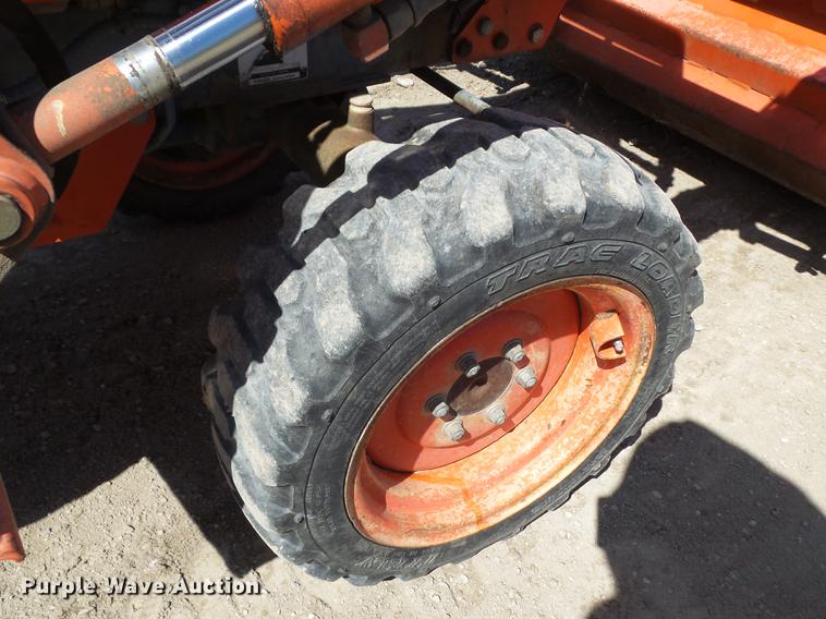 image for item DZ9288 Kubota B2910 MFWD tractor