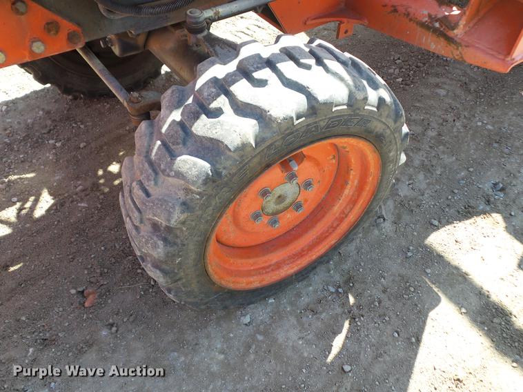 image for item DZ9288 Kubota B2910 MFWD tractor