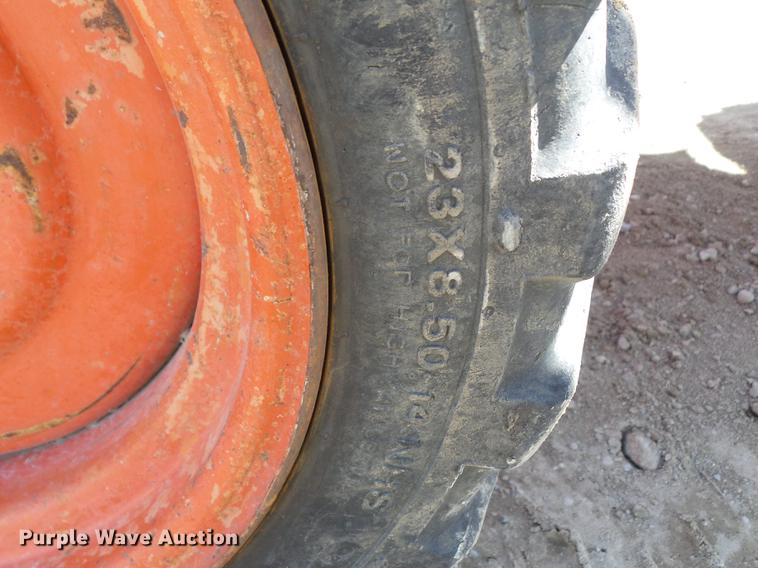 image for item DZ9288 Kubota B2910 MFWD tractor