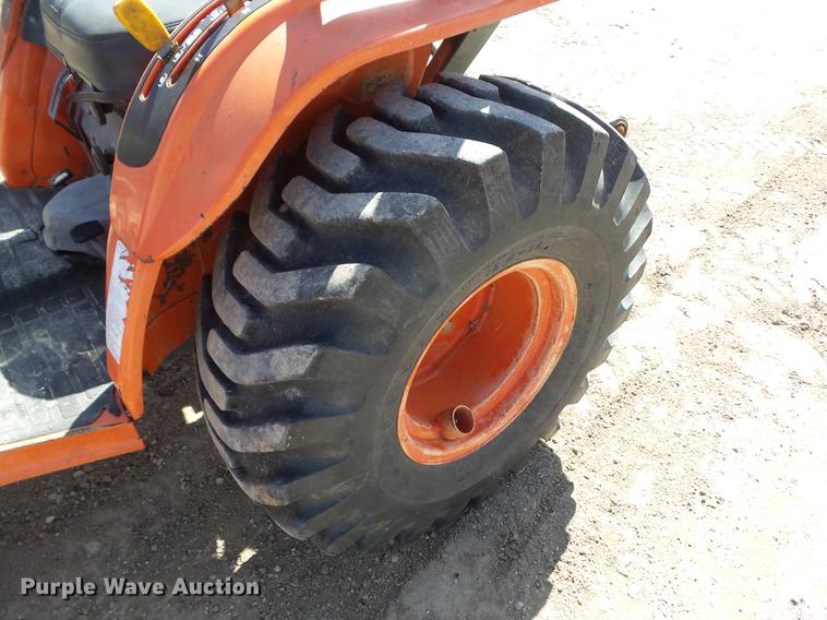 image for item DZ9288 Kubota B2910 MFWD tractor