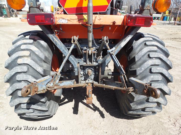 image for item DZ9288 Kubota B2910 MFWD tractor