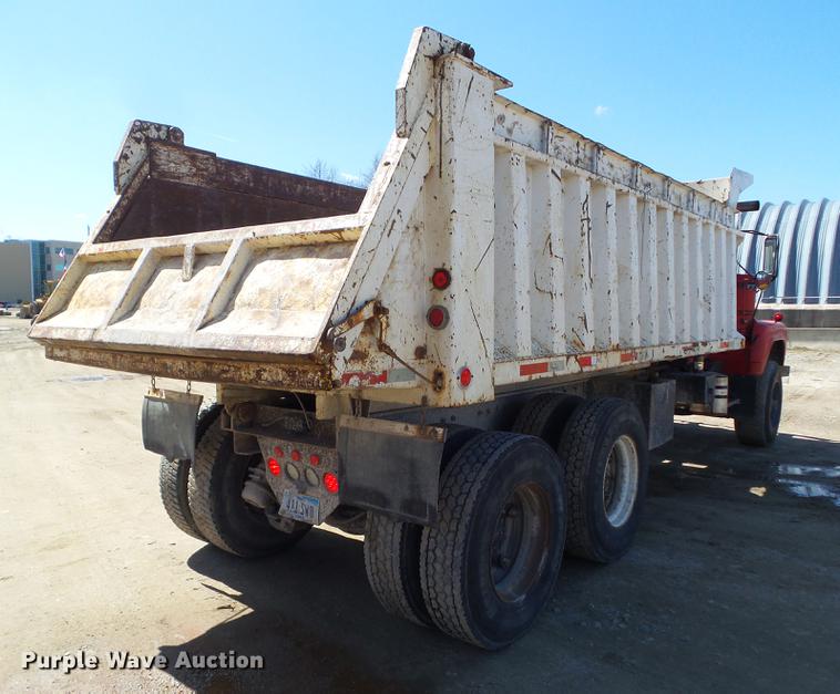 image for item DZ9289 1985 Mack DM600 dump truck