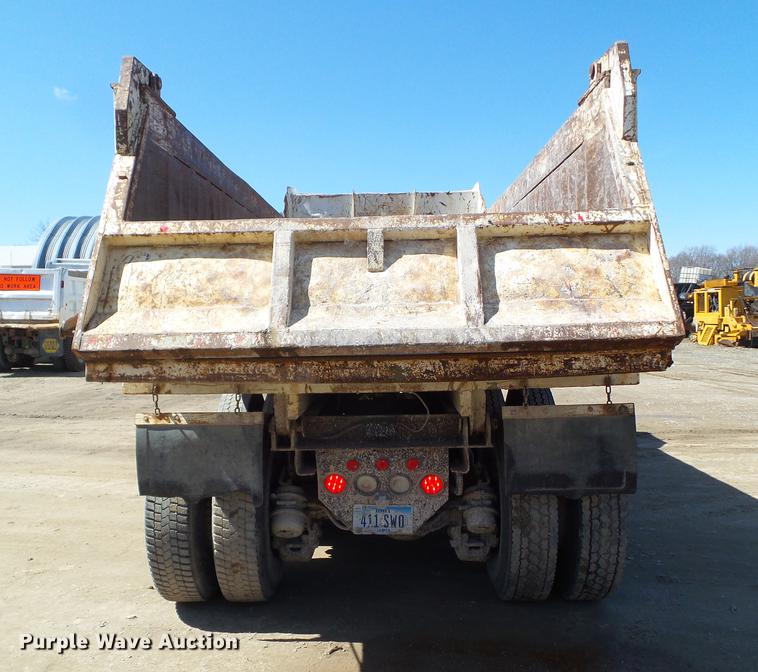 image for item DZ9289 1985 Mack DM600 dump truck