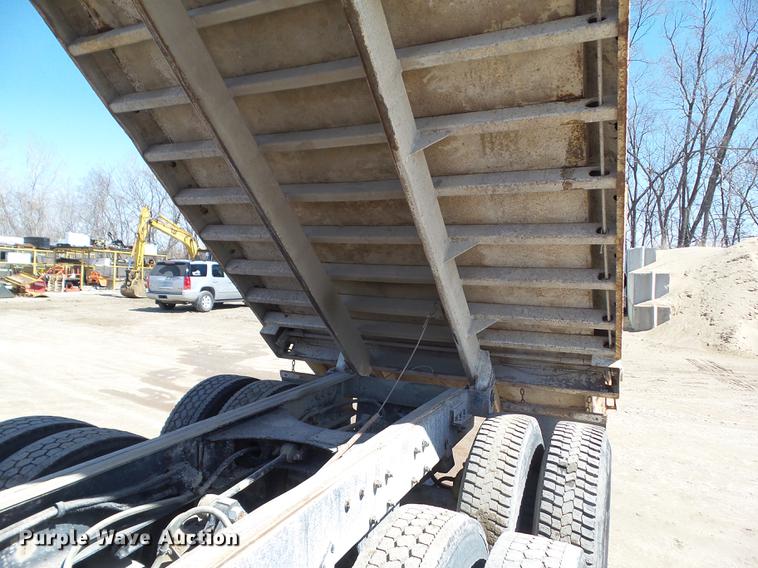 image for item DZ9289 1985 Mack DM600 dump truck