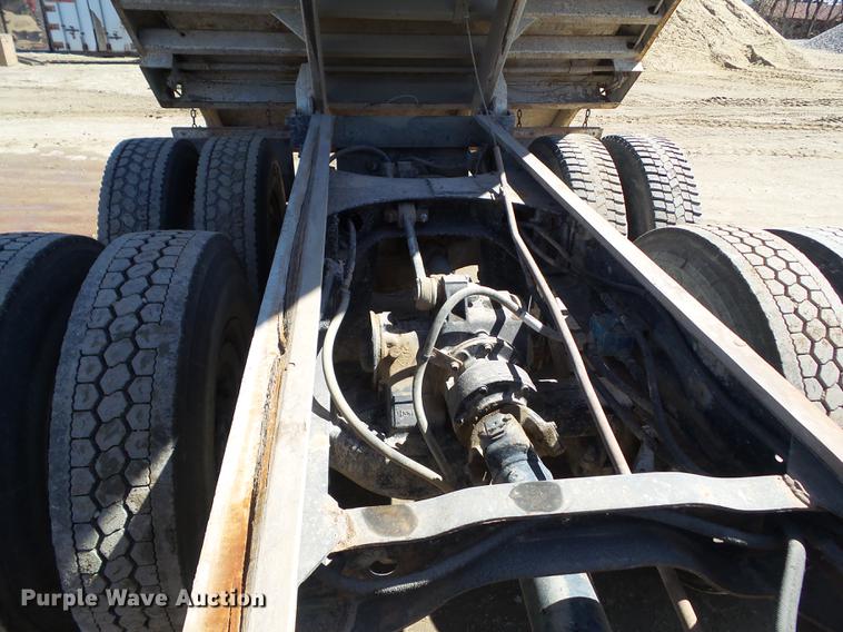 image for item DZ9289 1985 Mack DM600 dump truck