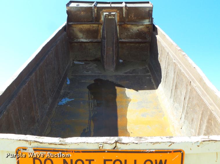 image for item DZ9290 1985 Mack DM600 dump truck