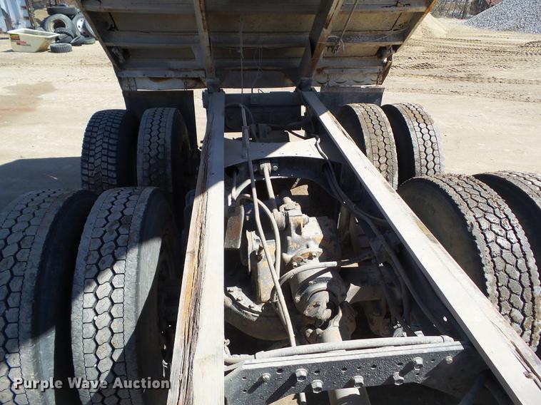 image for item DZ9290 1985 Mack DM600 dump truck